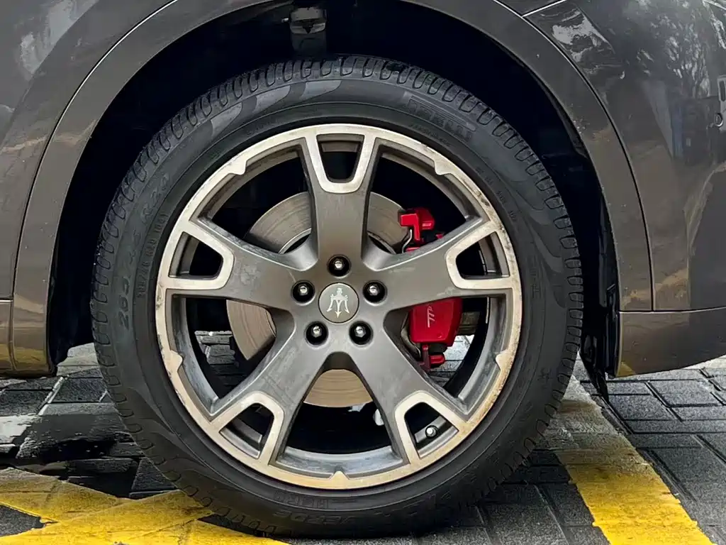 Maserati Levante 2016 — фото 25