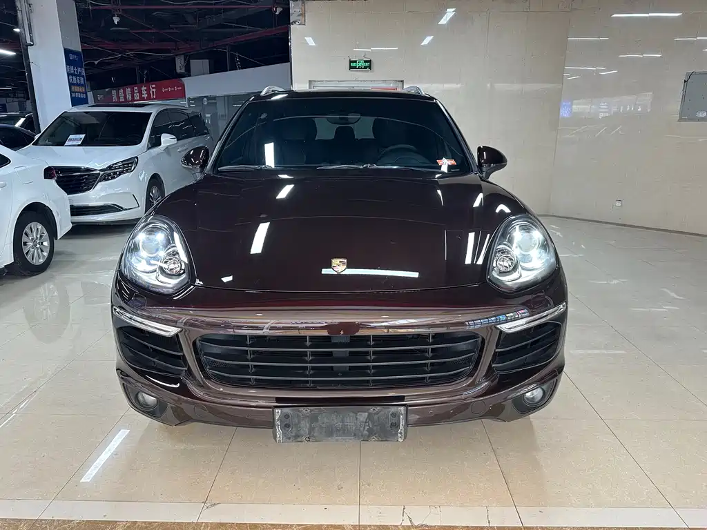 Porsche Cayenne 2017 — фото 2