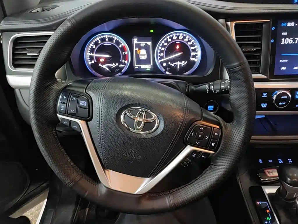 Toyota Highlander 2020 — фото 11