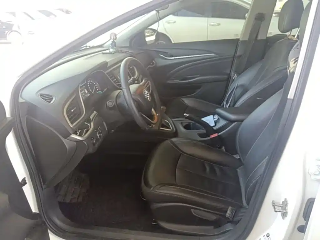 Buick Excelle 2015 — фото 15
