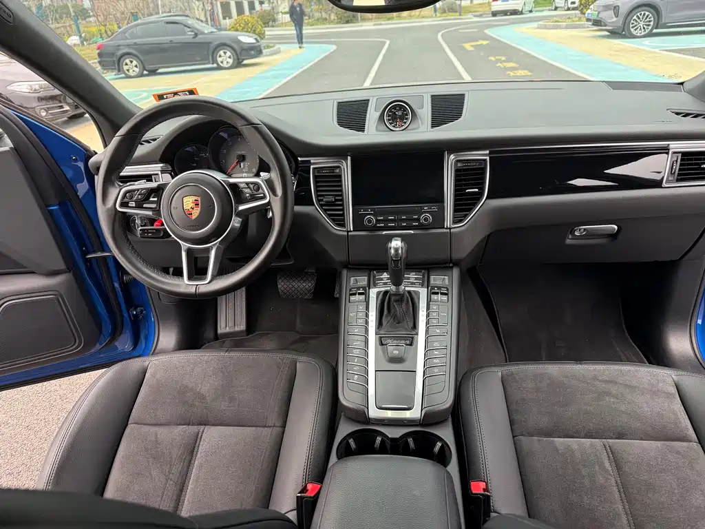 Porsche Macan 2018 — фото 9