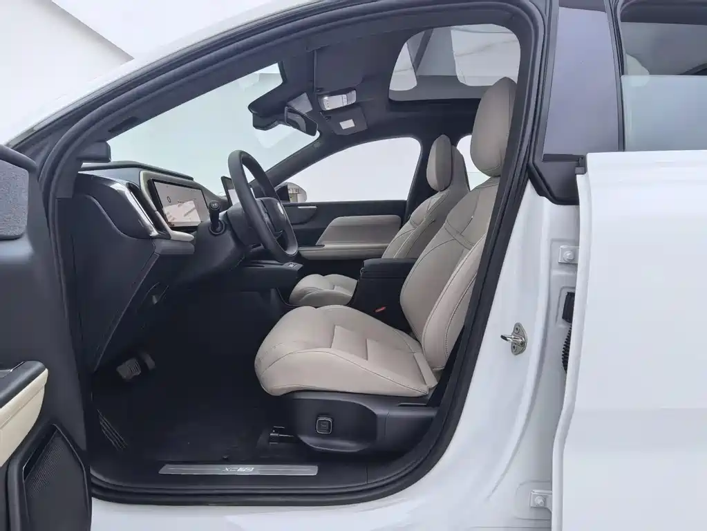 Volvo XC70 Plug-In Hybrid 2026 — фото 19