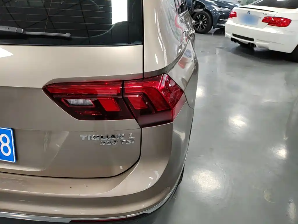 Volkswagen Tiguan L 2018 — фото 8