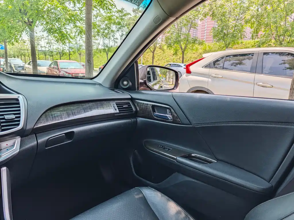 Honda Accord 2016 — фото 15