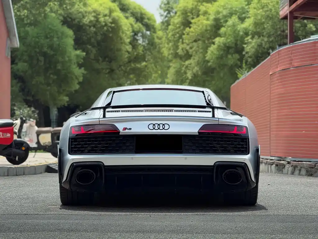 Audi R8 2022 — фото 14