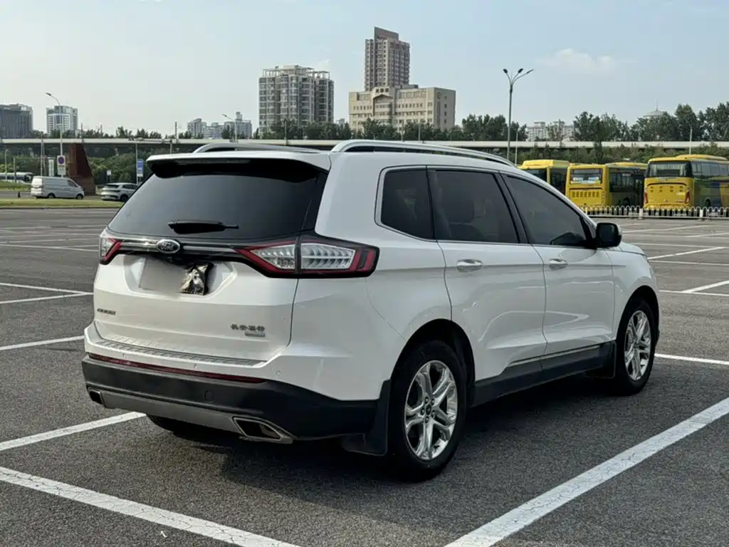 Ford Edge 2018 — фото 25