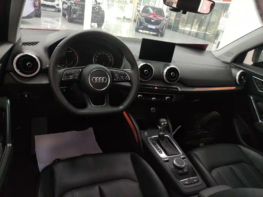 Audi Q2L 2022 — фото 10