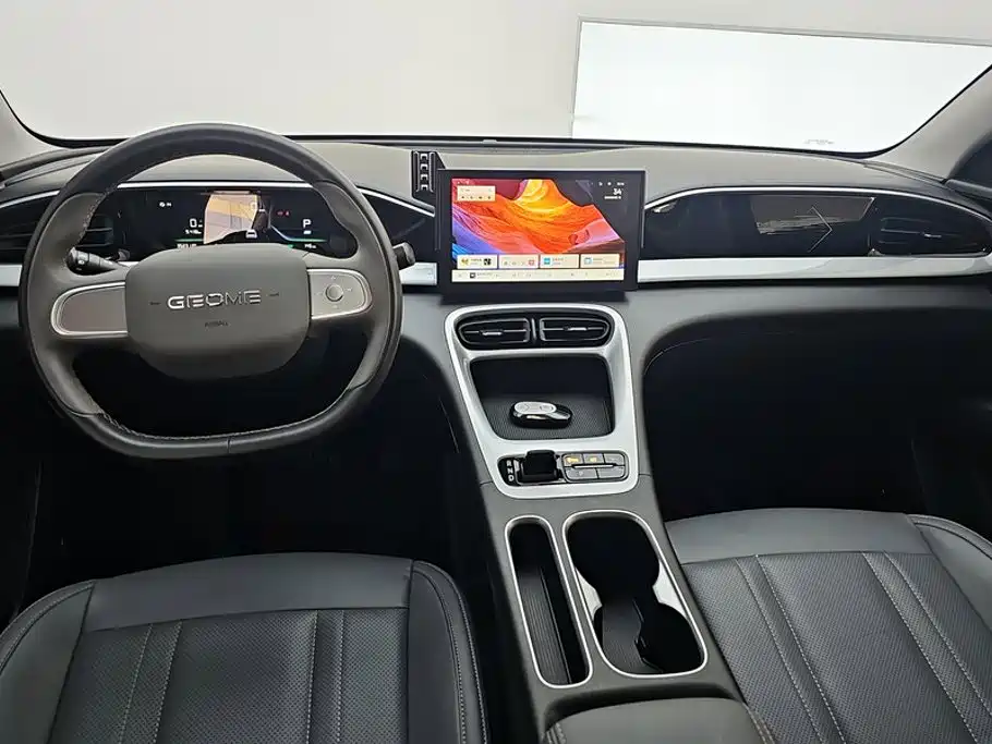 Geely Galaxy Starwish 2025 — фото 12