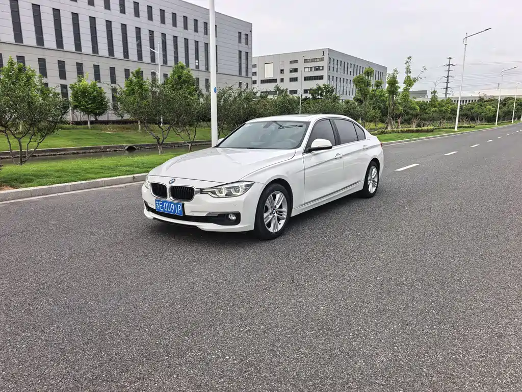 BMW 3 Series 2015 — фото 1