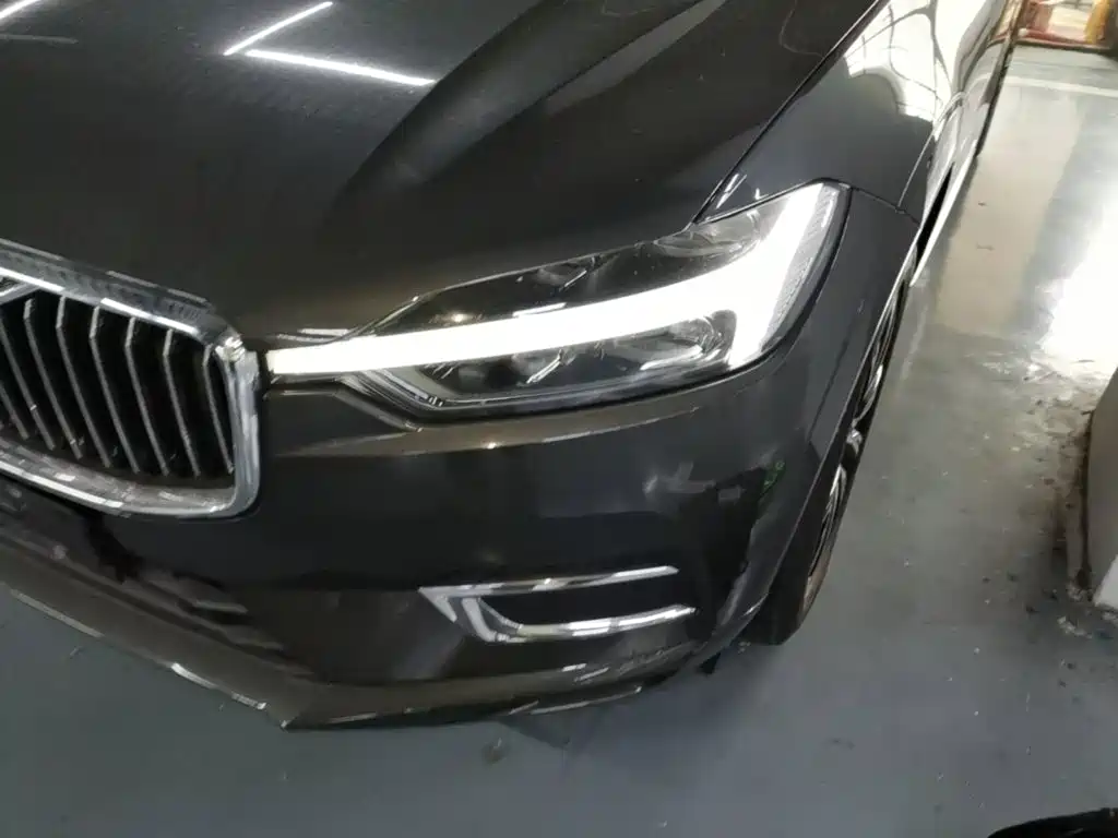 Volvo XC60 2021 — фото 24