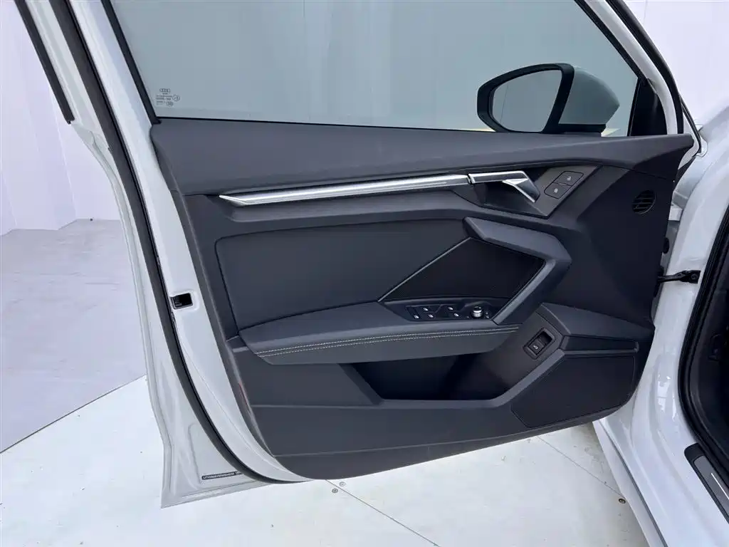 Audi A3 2024 — фото 17