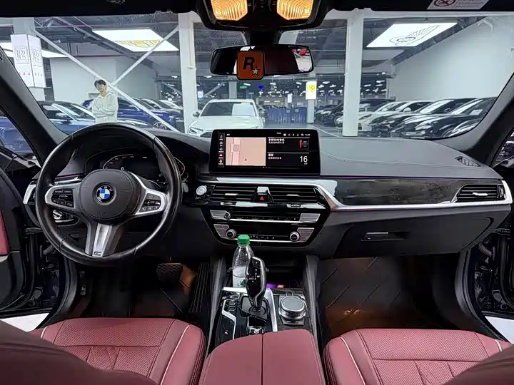 BMW 5 Series 2021