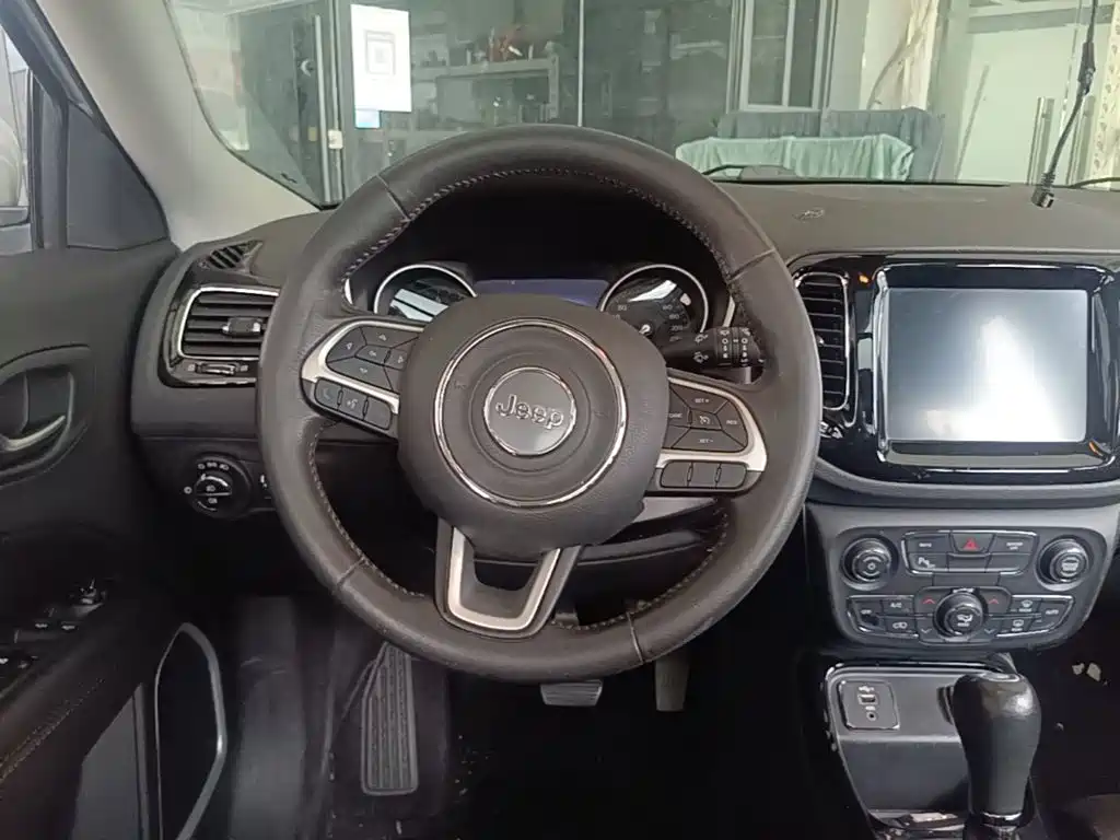 Jeep Compass 2020 — фото 11
