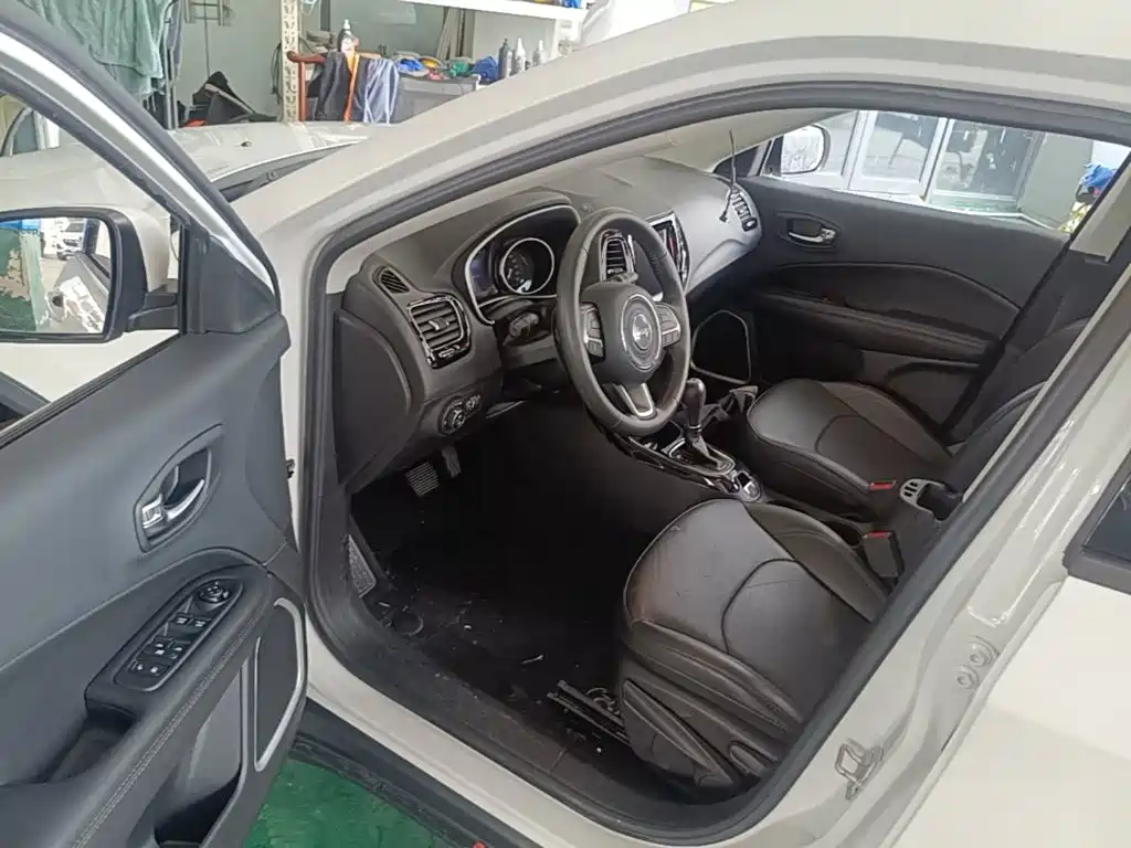 Jeep Compass 2020 — фото 16