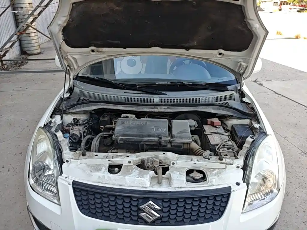 Suzuki Swift 2015 — фото 20