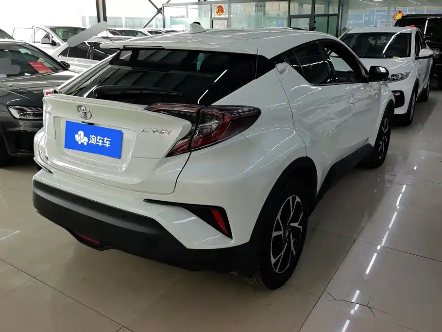 Toyota C-HR 2020 — фото 3