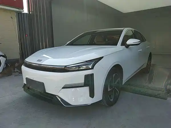 Geely Galaxy L6 2025