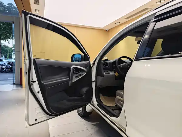 Toyota RAV4 2009