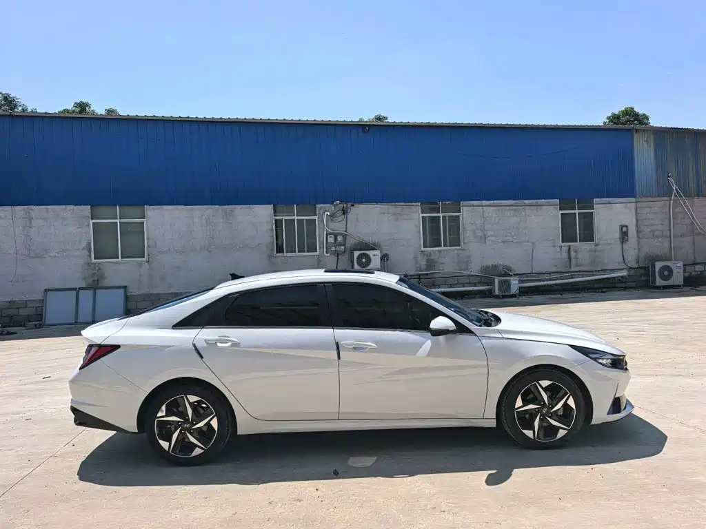 Hyundai Elantra 2021