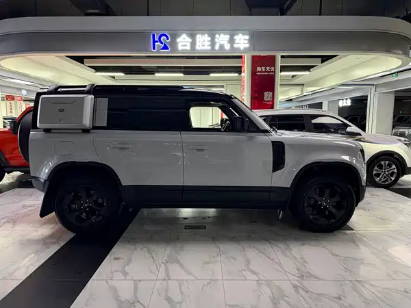 Land Rover Defender New Energy 2021