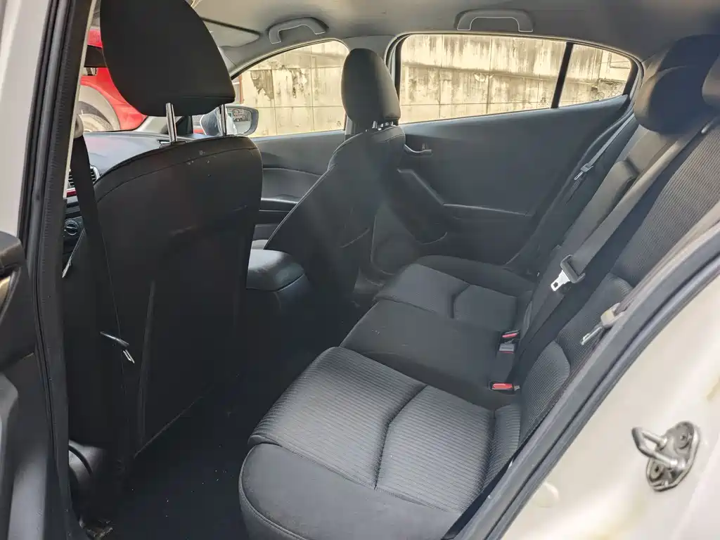 Mazda 3 Angkesela 2015