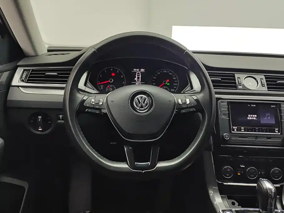 Volkswagen Passat 2019 — фото 15