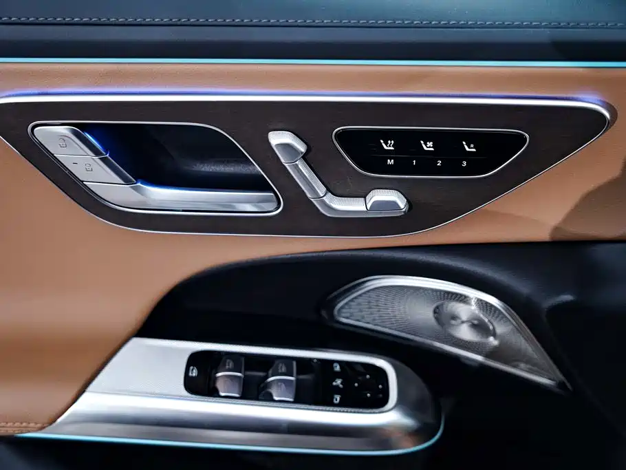 Mercedes-Benz E-Class 2025 — фото 25