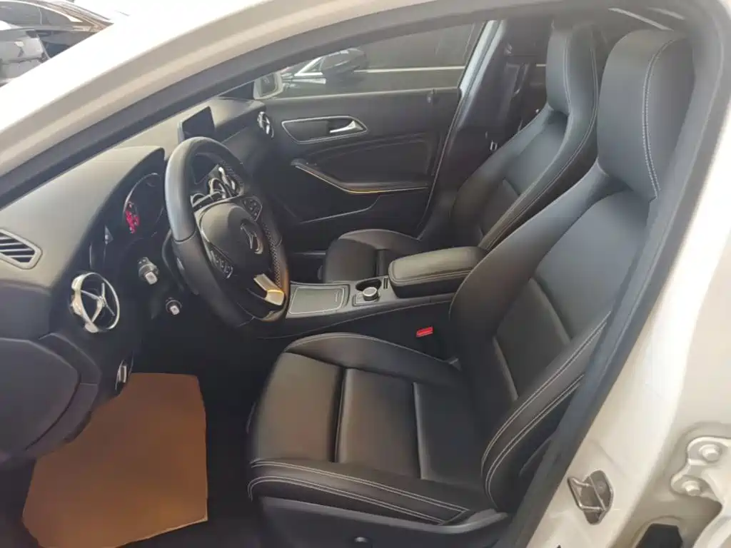 Mercedes-Benz GLA 2018 — фото 15