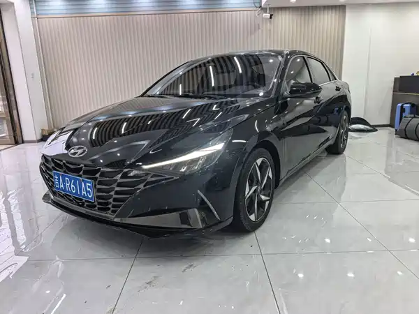 Hyundai Elantra 2022