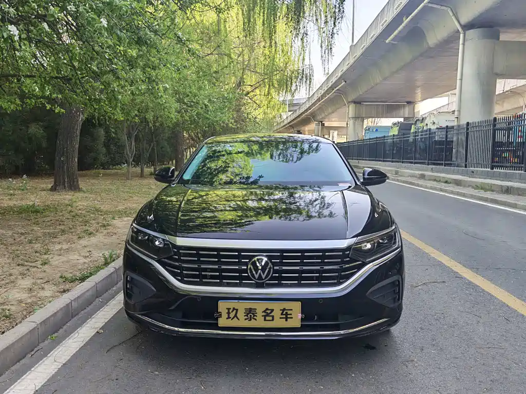 Volkswagen Passat 2025