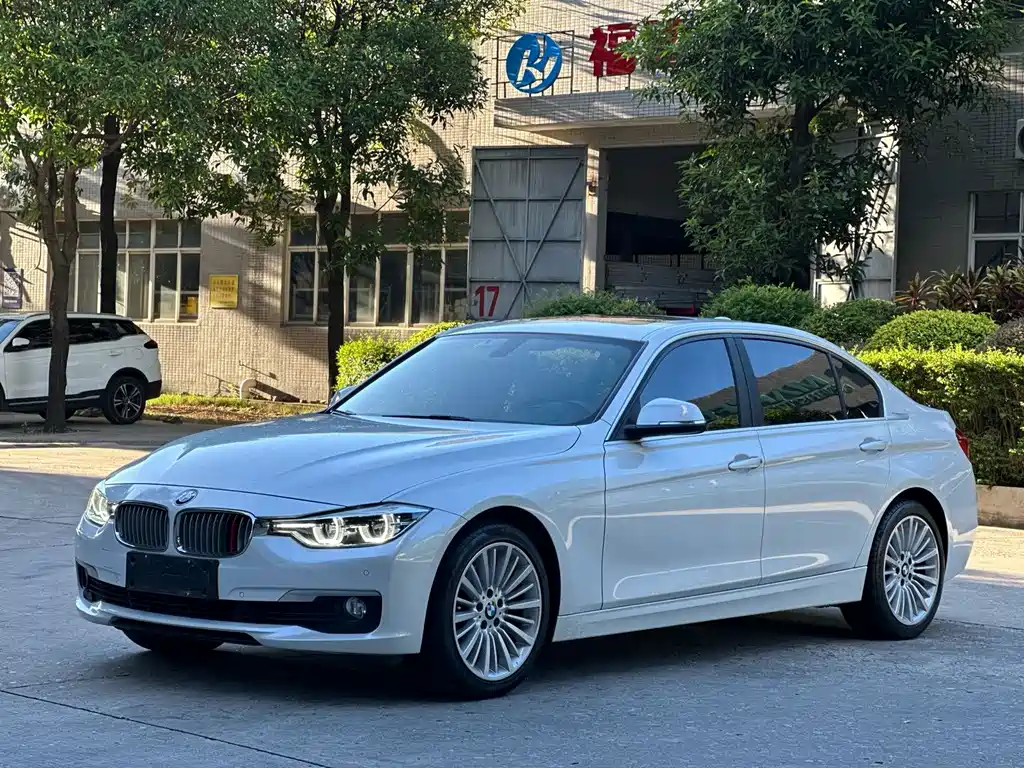BMW 3 Series 2018 — фото 1