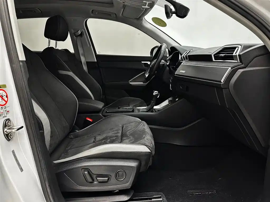 Audi Q3 2022 — фото 17