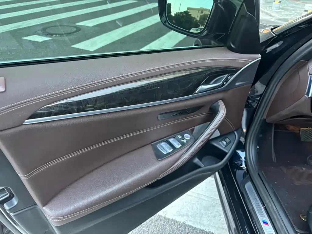 BMW 5 Series 2023