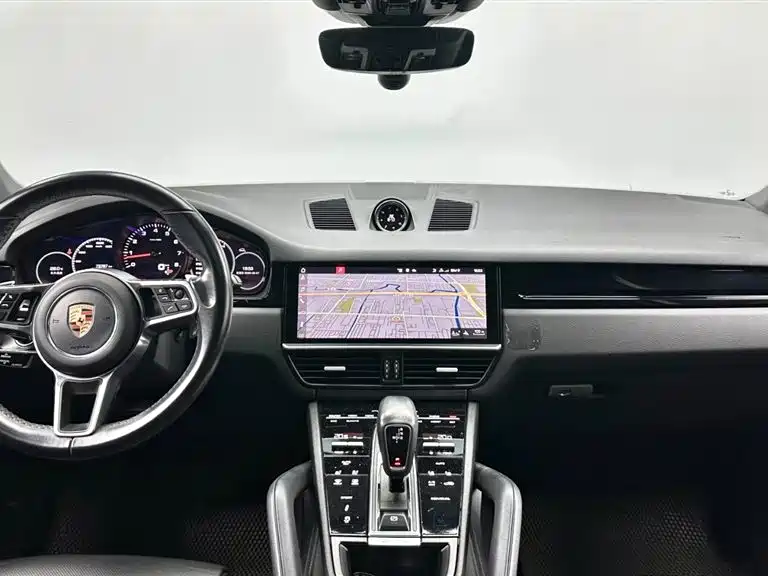 Porsche Cayenne 2020 — фото 13