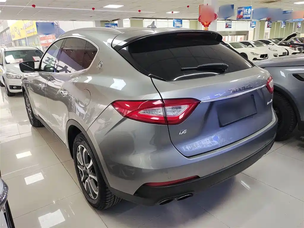 Maserati Levante 2018 — фото 23
