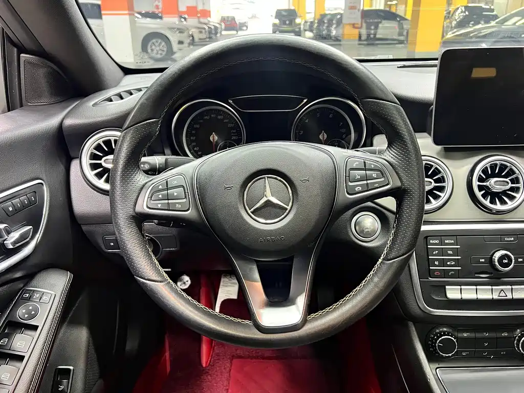Mercedes-Benz CLA 2018 — фото 13