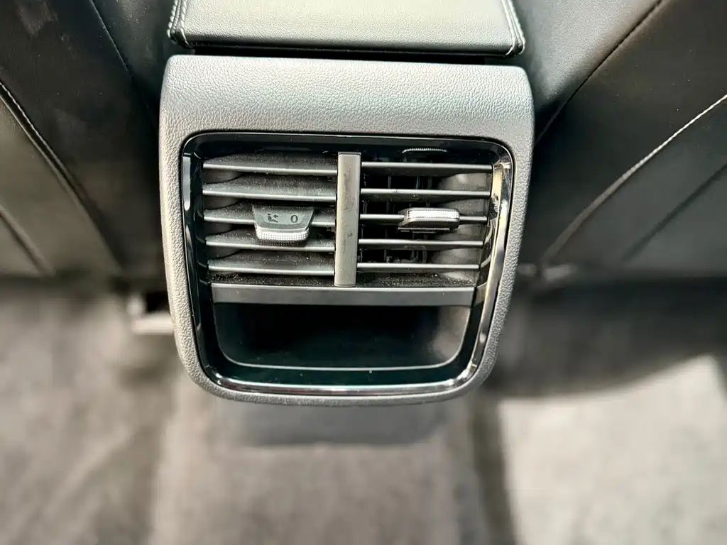 Skoda Octavia 2023 — фото 16