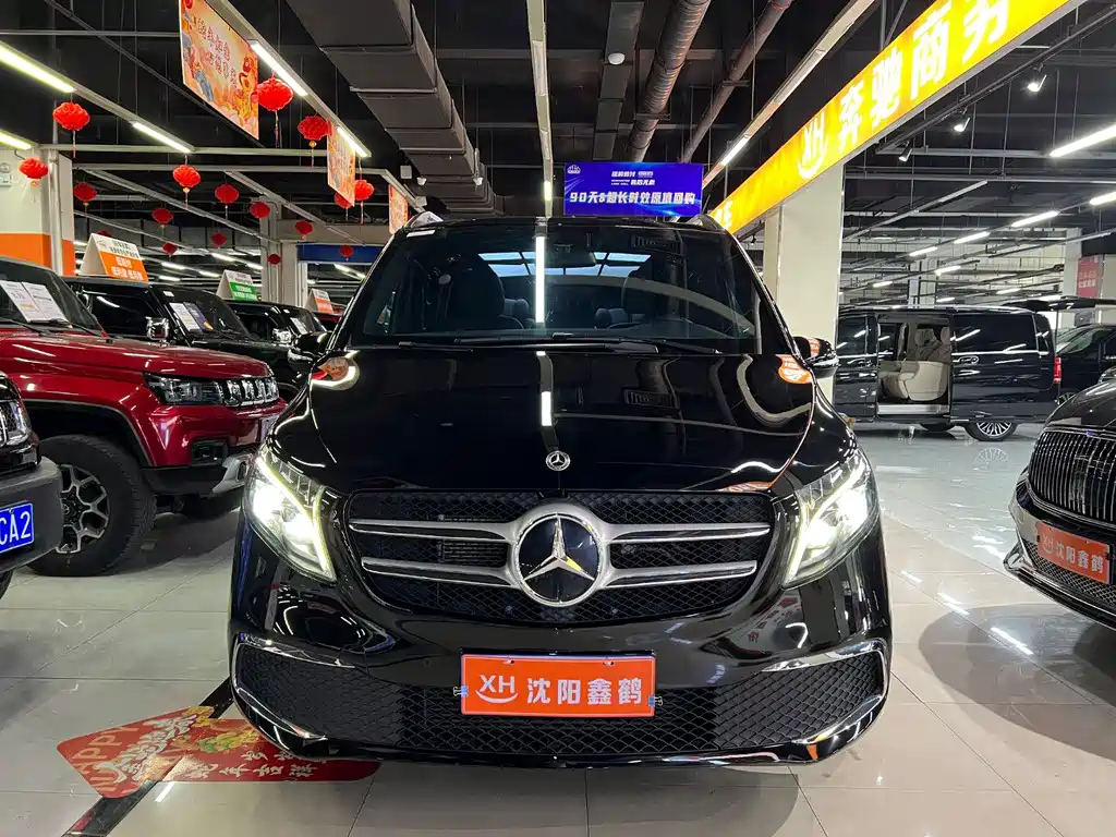 Mercedes-Benz V-Class 2023 — фото 2