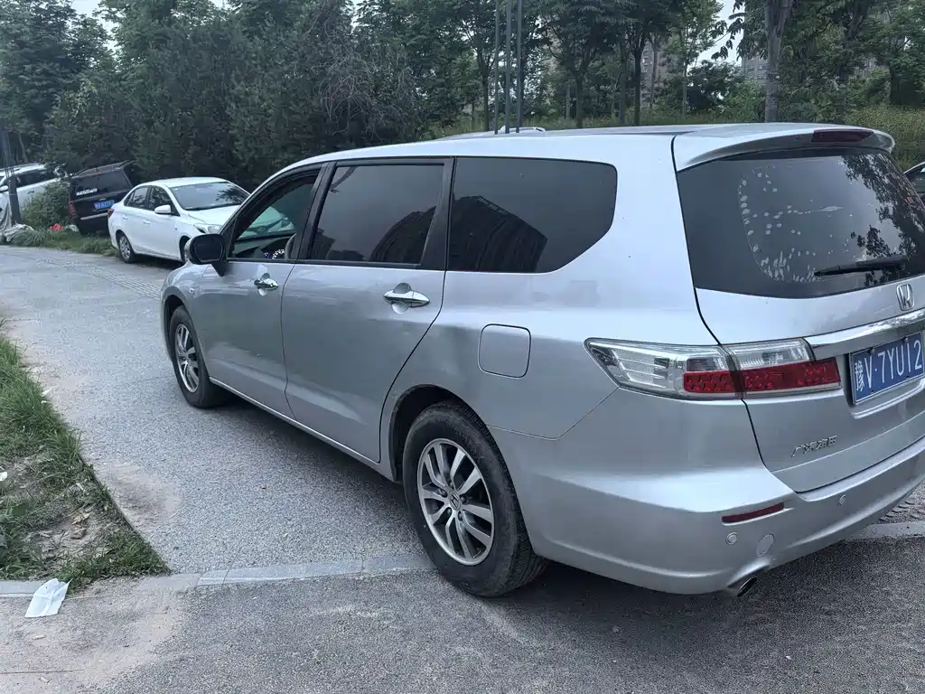 Honda Odyssey 2015 — фото 6