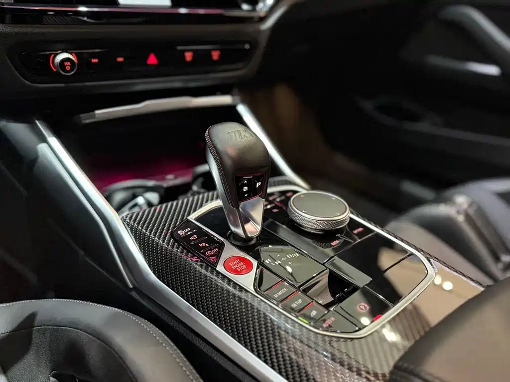 BMW M4 2025 — фото 10