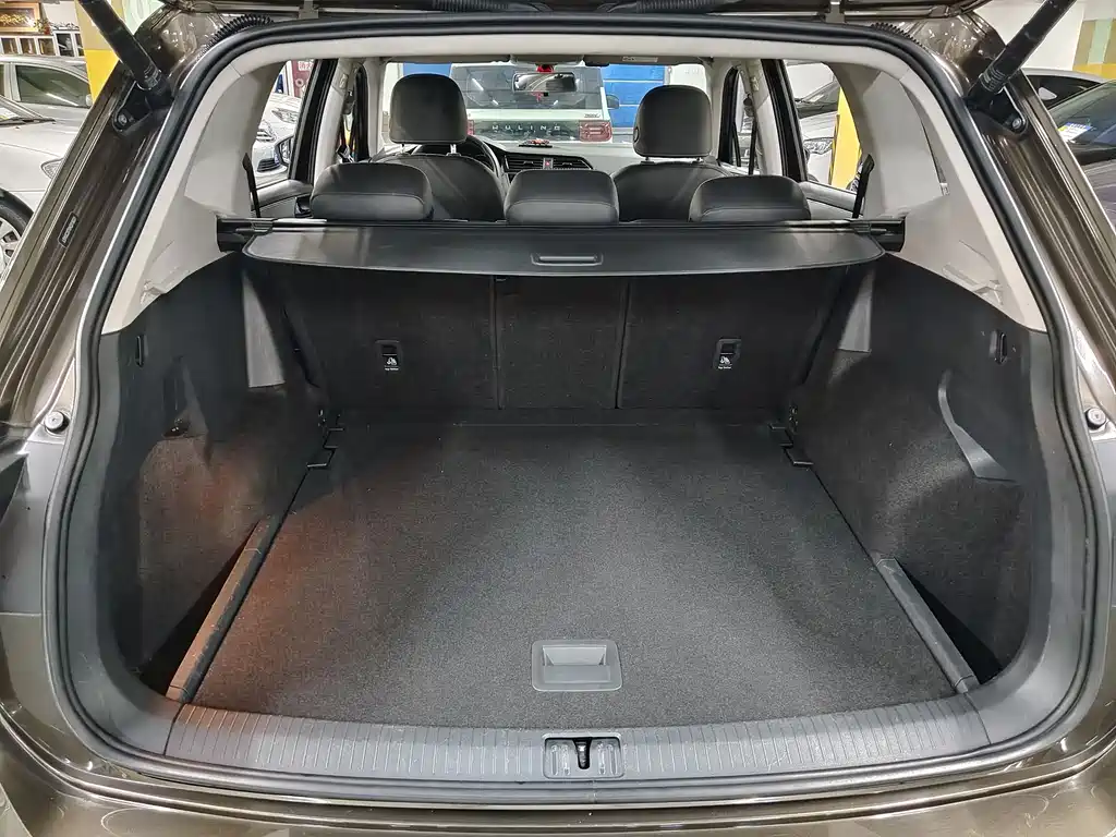 Volkswagen Tiguan L 2017 — фото 13