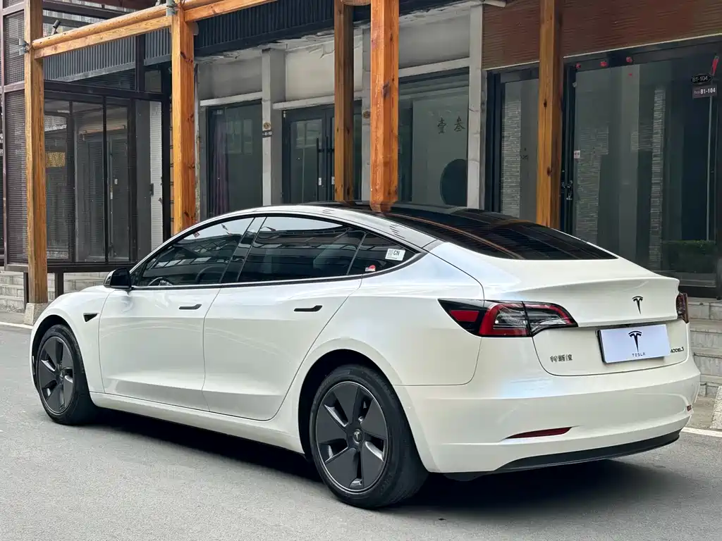 Tesla Model 3 2023 — фото 18