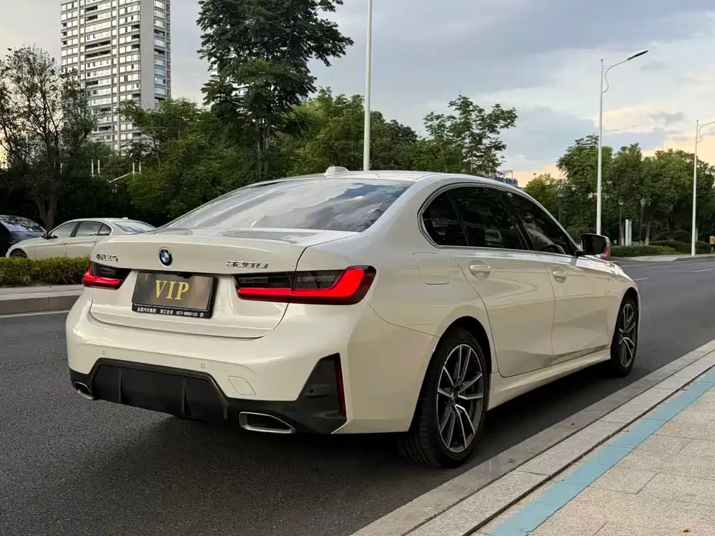 BMW 3 Series 2024