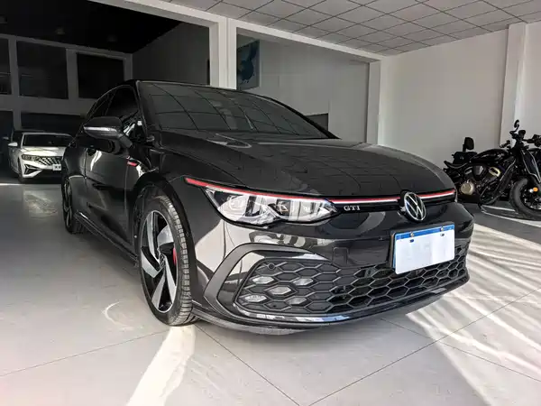 Volkswagen Golf GTI 2023