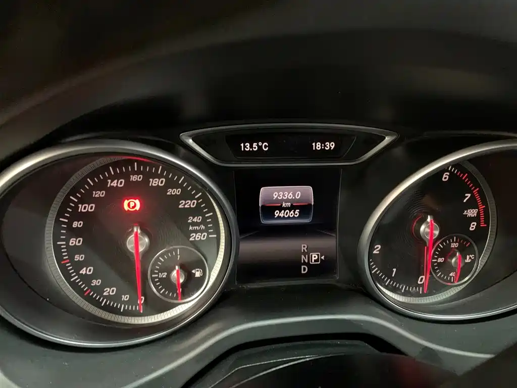 Mercedes-Benz GLA 2018 — фото 12