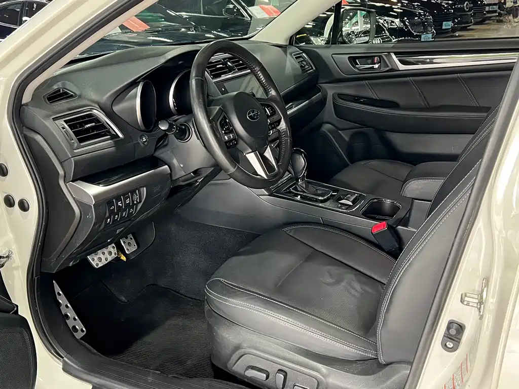 Subaru Outback 2017 — фото 13