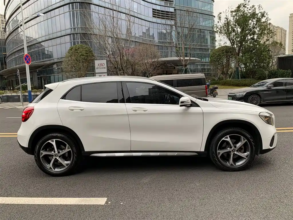 Mercedes-Benz GLA 2018 — фото 9