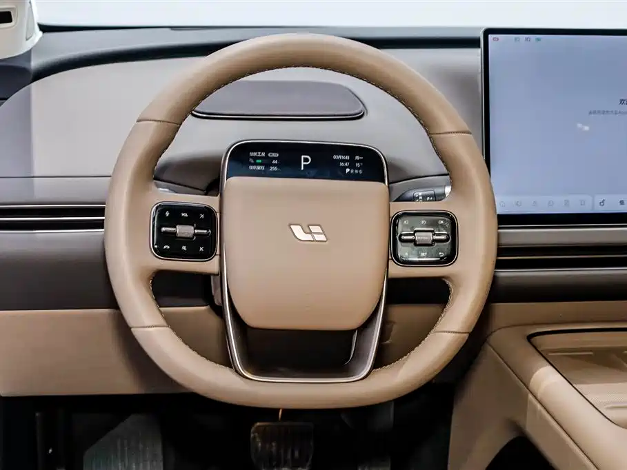 Li Auto i8 2025 — фото 11