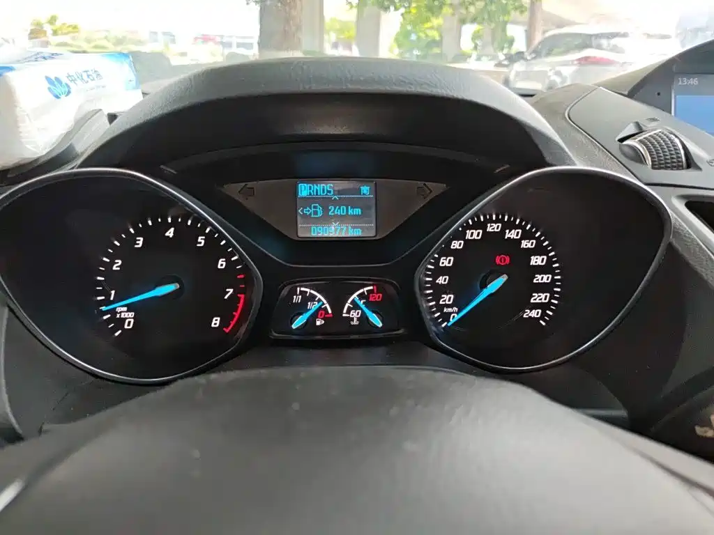 Ford Kuga 2014 — фото 12