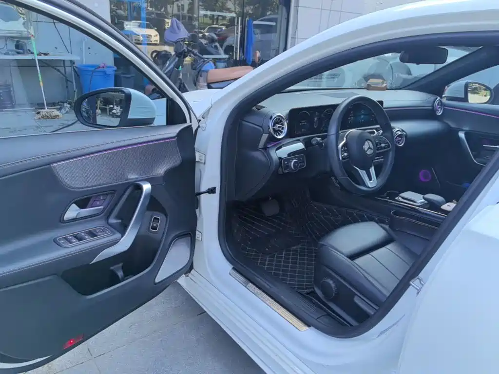 Mercedes-Benz A-Class 2022 — фото 16
